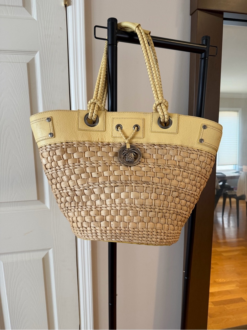 Tommy Bahama Woven Straw Raffia Resort Tote Yellow Leather Pineapple Charm *NWOT